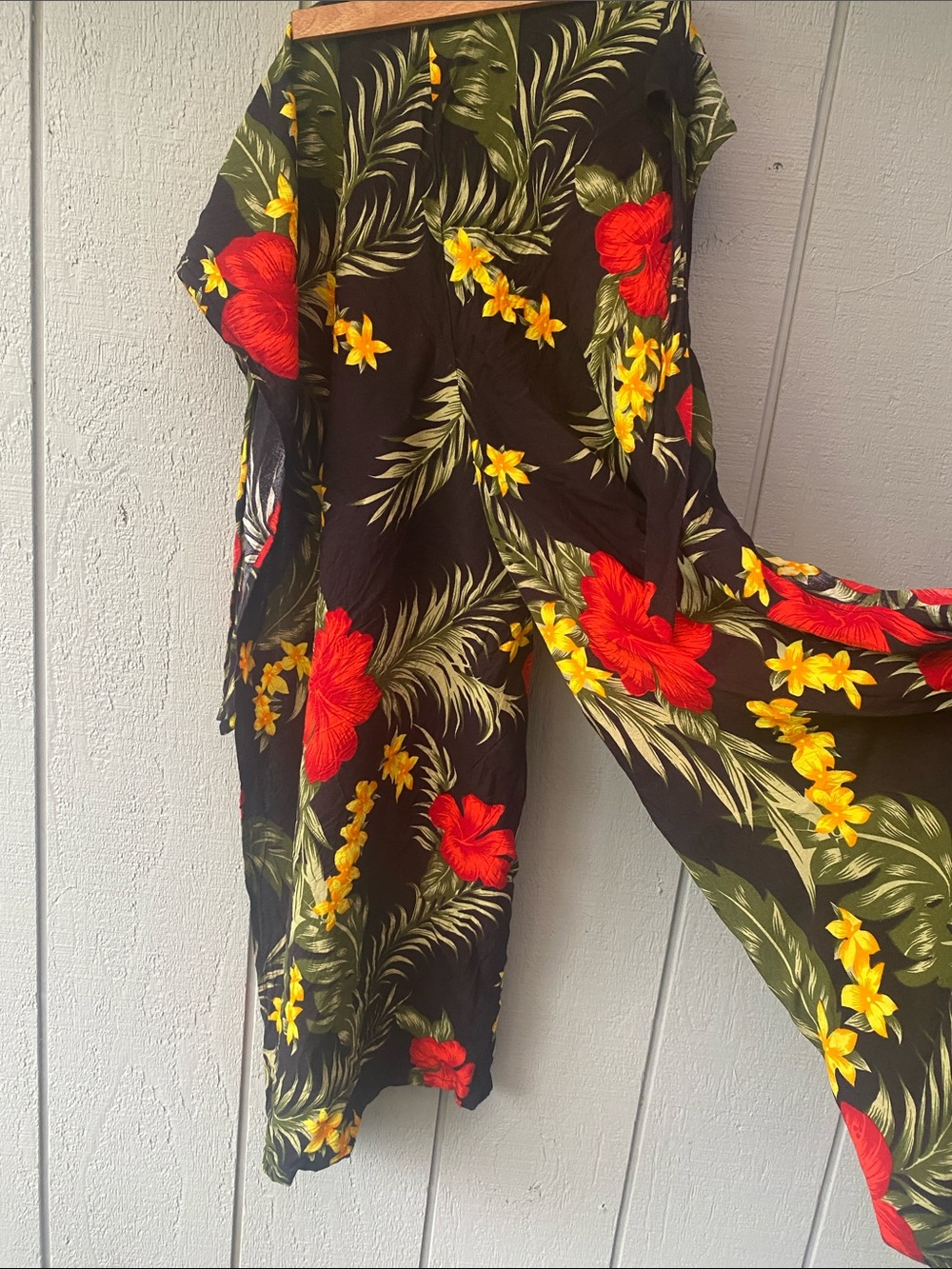 Hawaiian Wide-Leg Set with split legs, Black with Red & Yellow Floral Print